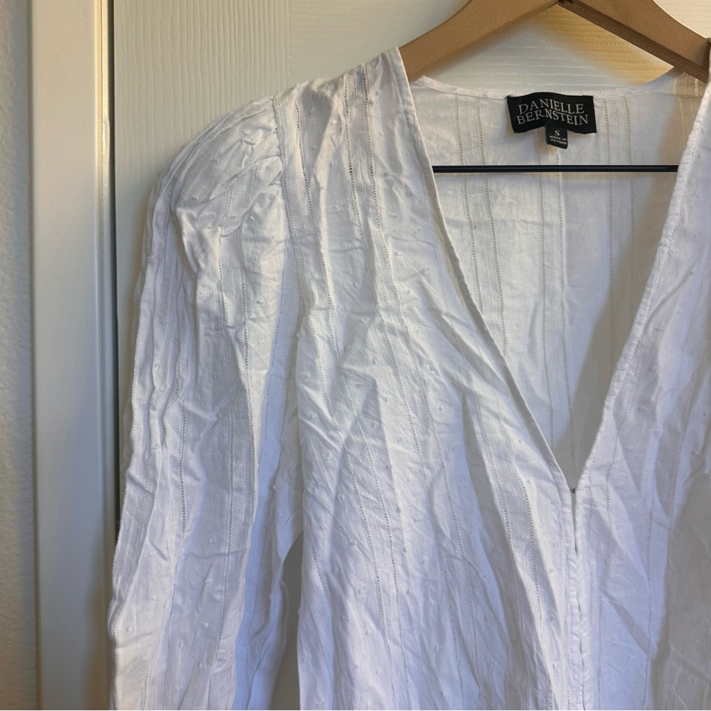 DANIELLE BERNSTEIN  White V-Neck long sleeve Bodysuit - Picture 3 of 8